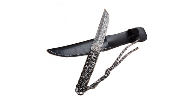 Couteau et gaine en cuir inclus